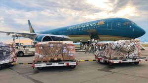 Gửi Bánh Kẹo Đặc Sản, Hạt Dinh Dưỡng Đi Canada